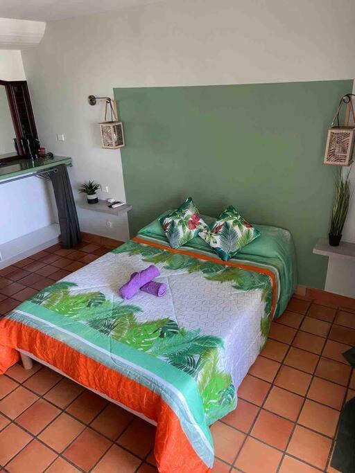 Studio Paisible Avec Piscine, Pas Loin De La Plage La Trinite Εξωτερικό φωτογραφία