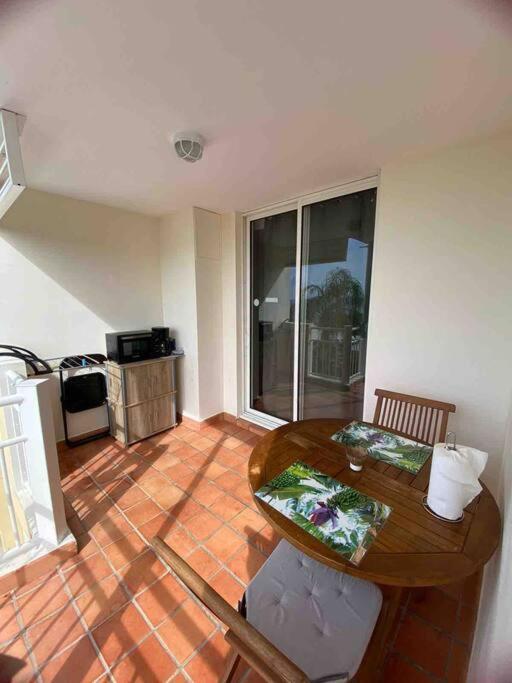Studio Paisible Avec Piscine, Pas Loin De La Plage La Trinite Εξωτερικό φωτογραφία